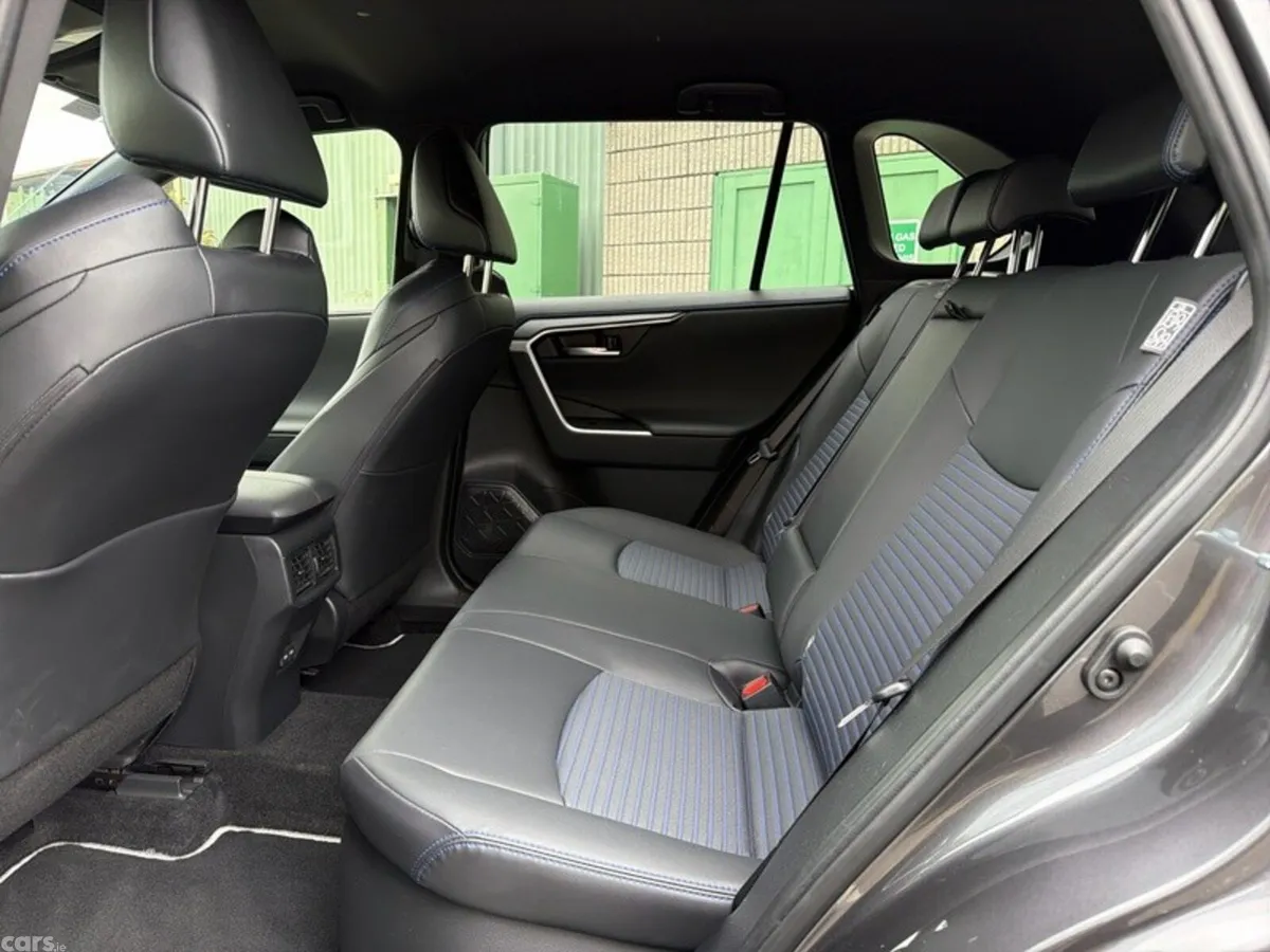 Toyota RAV4 SUV, Petrol Hybrid, 2023, Grey
