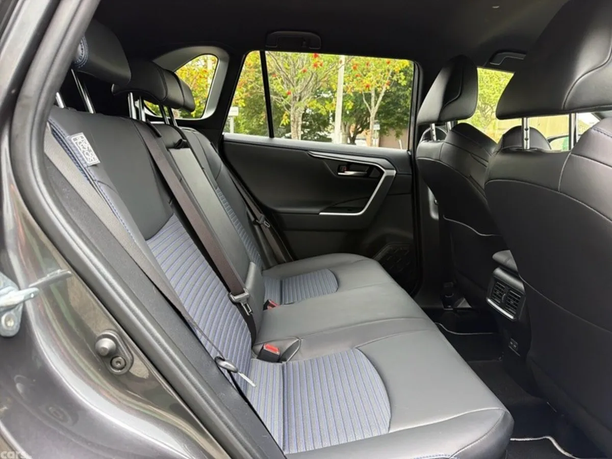 Toyota RAV4 SUV, Petrol Hybrid, 2023, Grey