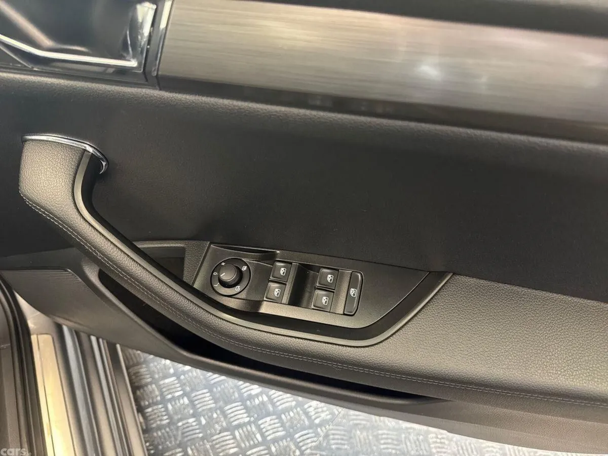 Skoda Superb Saloon, Diesel, 2023, Grey