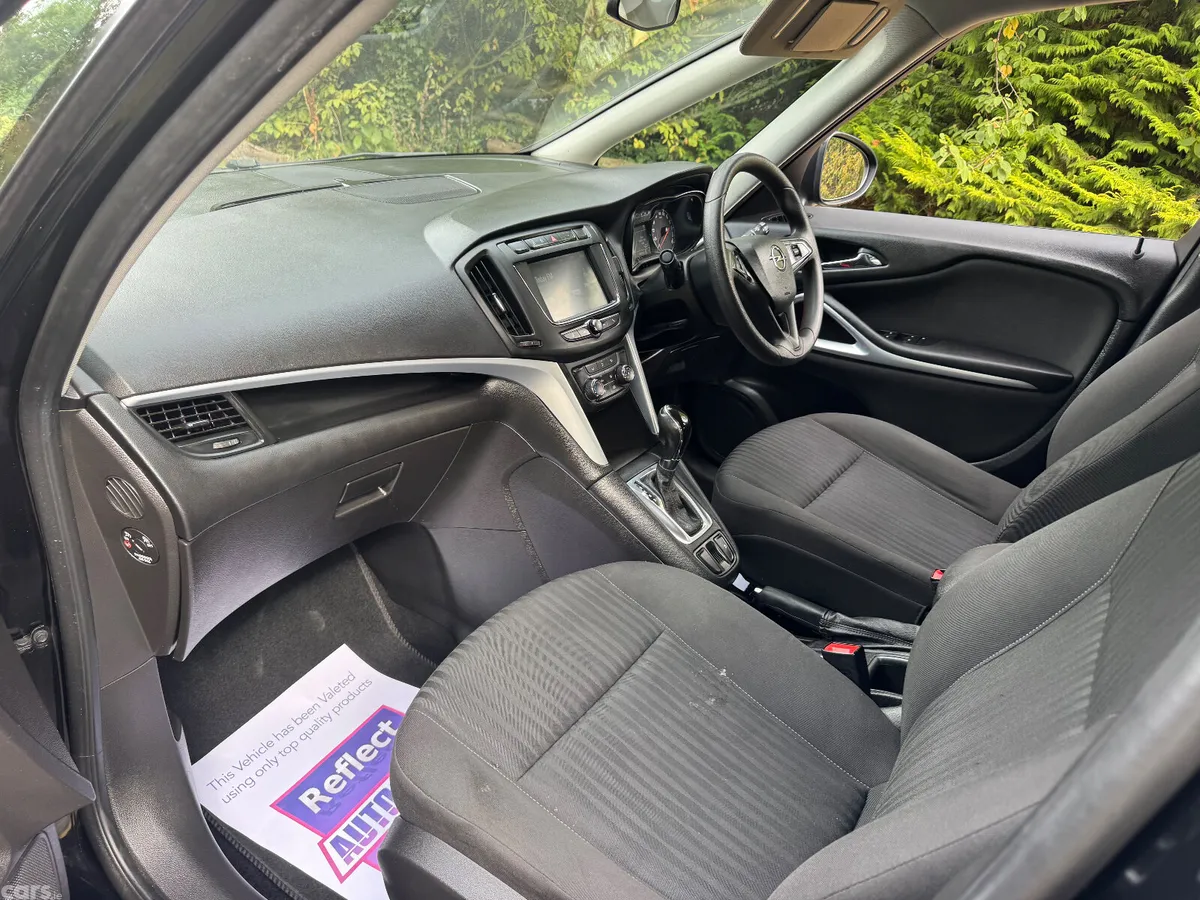 Opel Zafira MPV, Petrol, 2018, Black