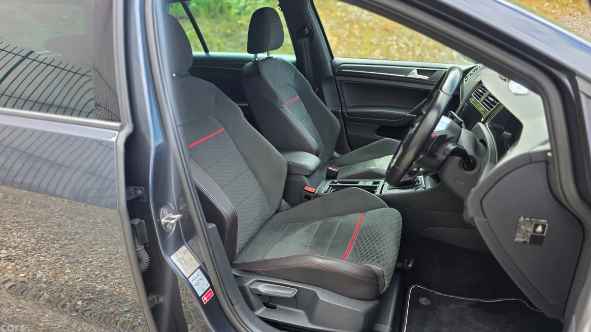 Volkswagen Golf Hatchback, Petrol, 2019, Grey
