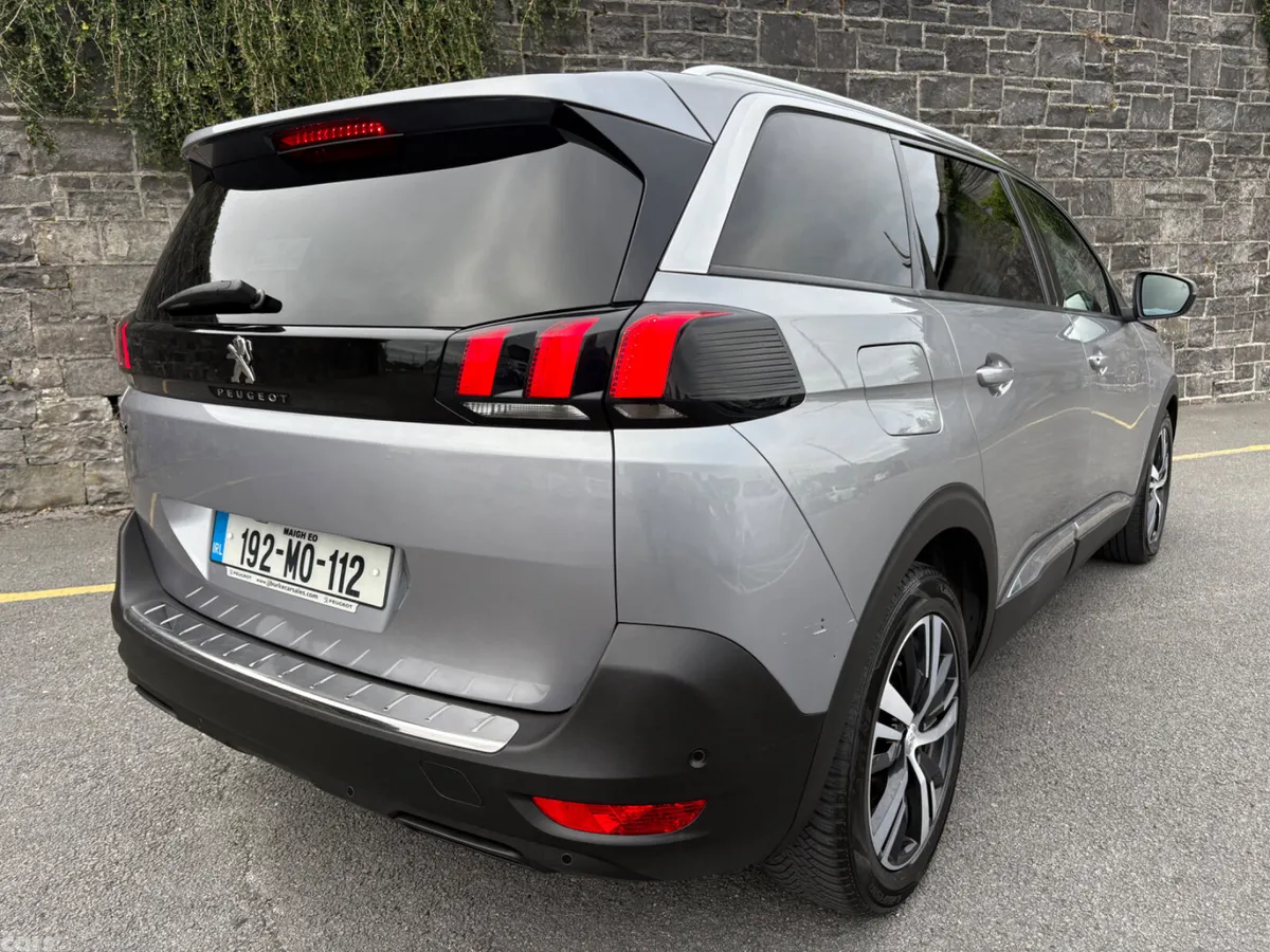 Peugeot 5008 MPV, Diesel, 2019, Grey