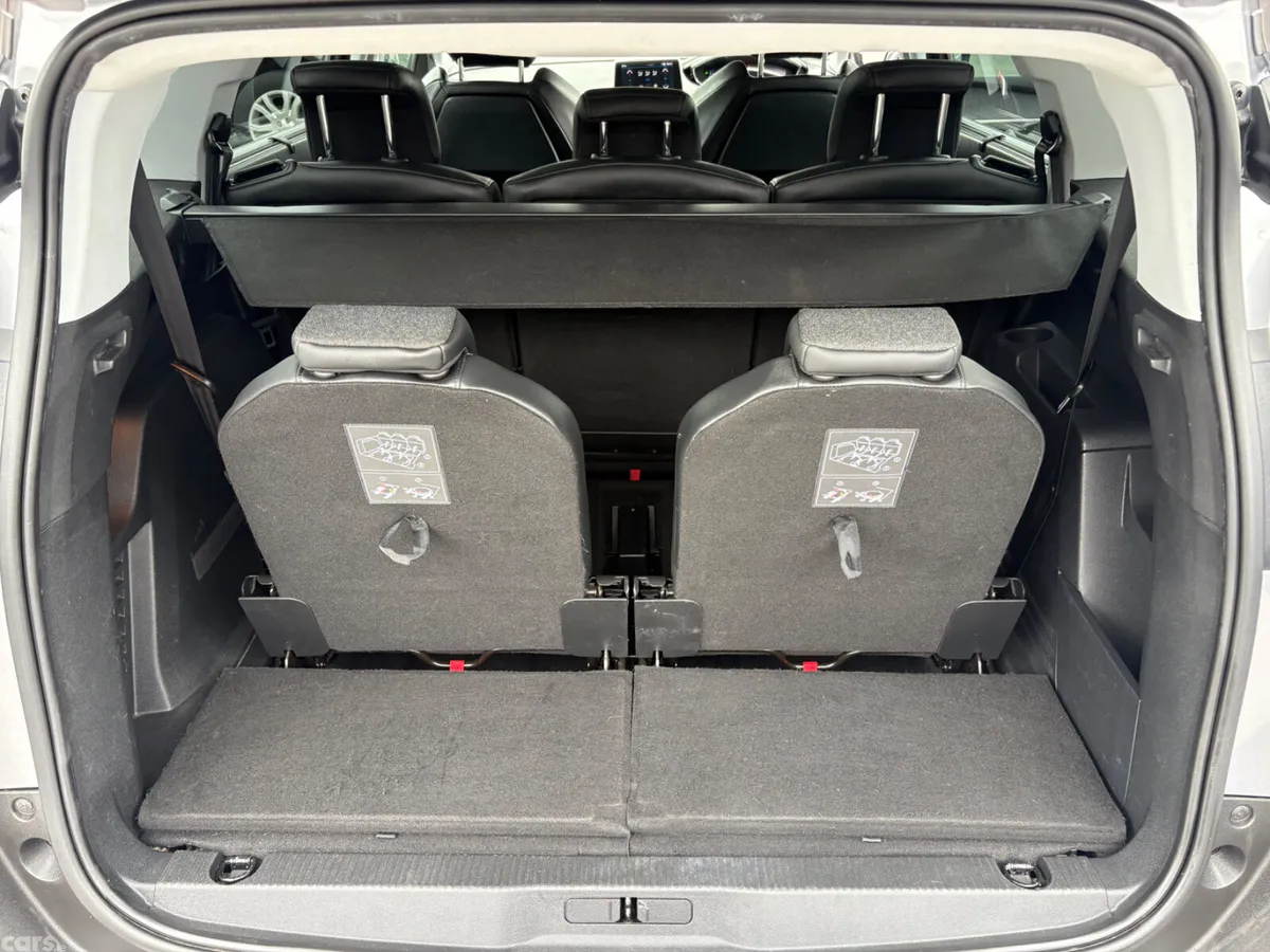 Peugeot 5008 MPV, Diesel, 2019, Grey
