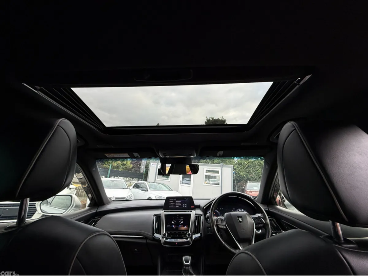 Toyota Crown Saloon, Petrol, 2018, Silver