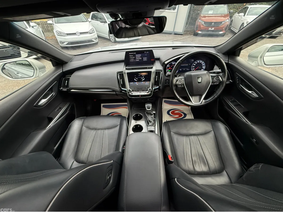 Toyota Crown Saloon, Petrol, 2018, Silver