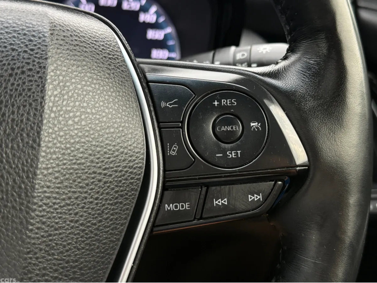 Toyota Crown Saloon, Petrol, 2018, Silver