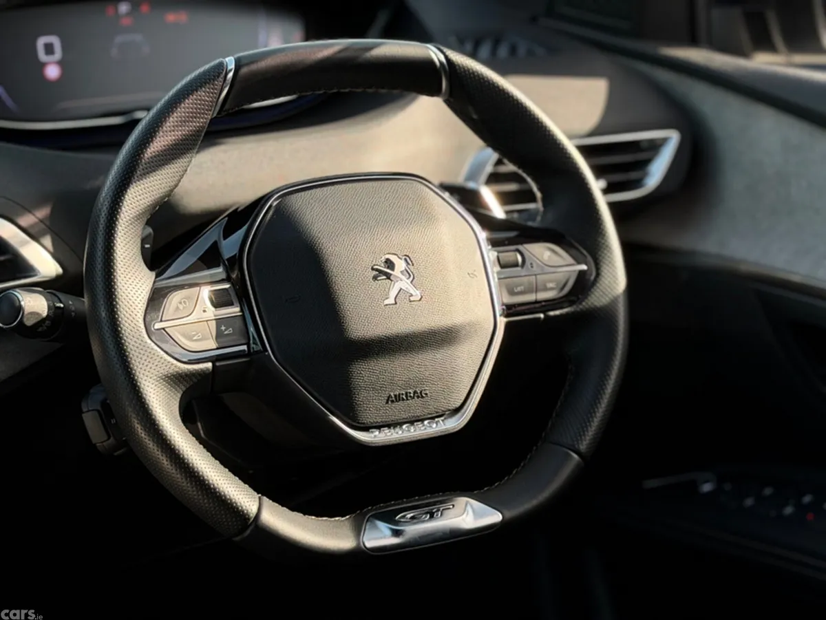Peugeot 5008 SUV, Diesel, 2021, White