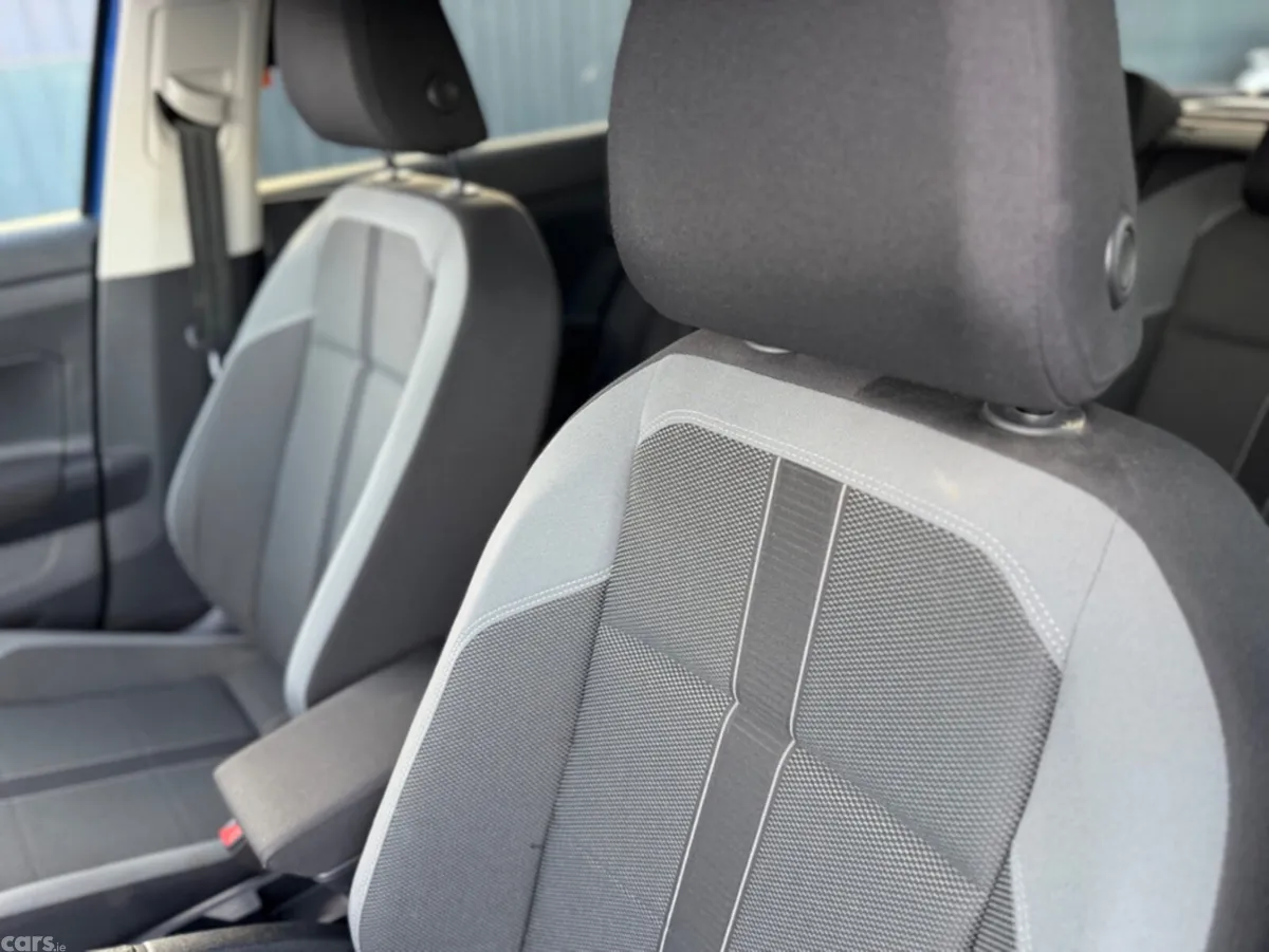 Volkswagen Polo Hatchback, Petrol, 2021, Blue