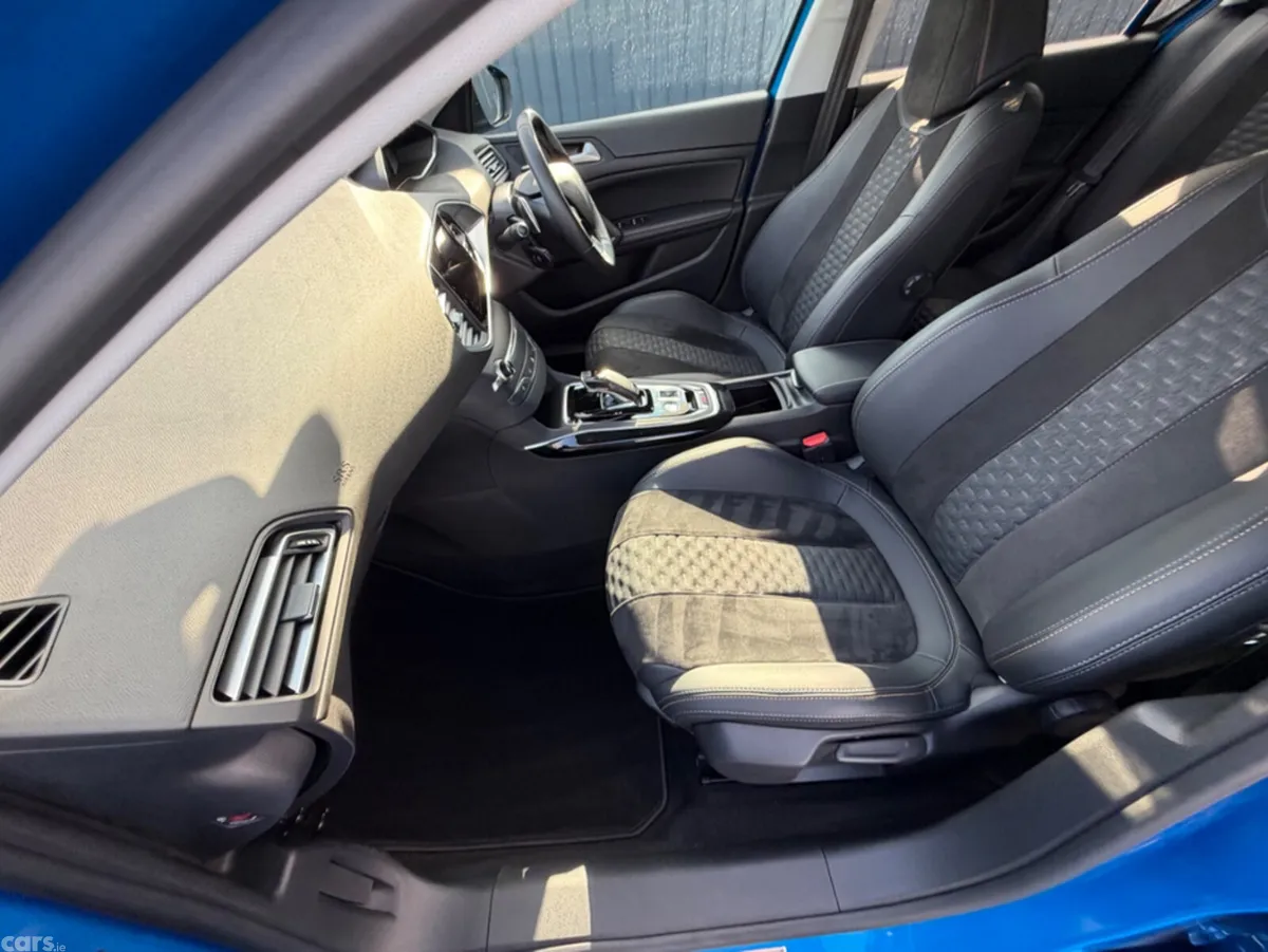 Peugeot 308 Hatchback, Diesel, 2021, Blue