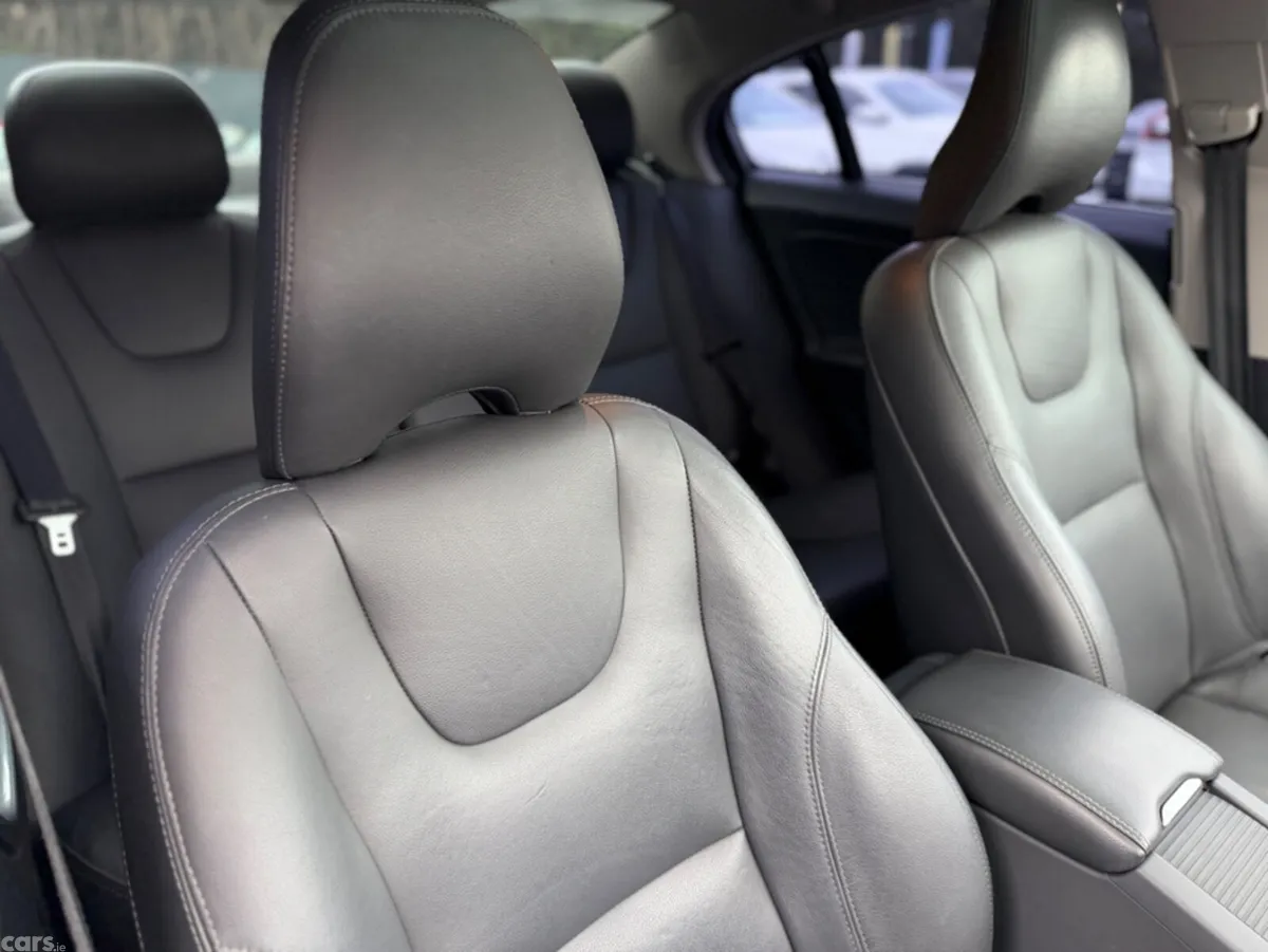 Volvo S60 Saloon, Diesel, 2018, White