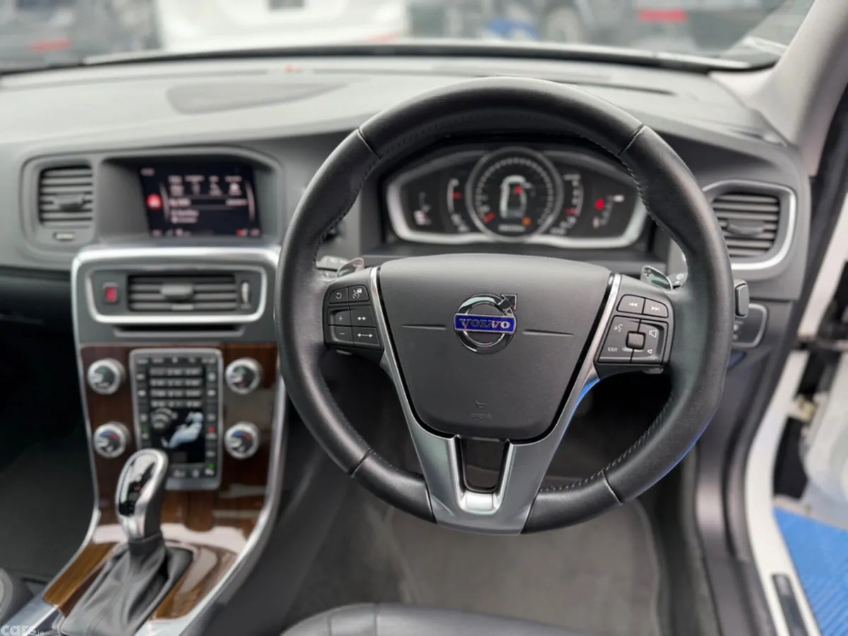 Volvo S60 Saloon, Diesel, 2018, White