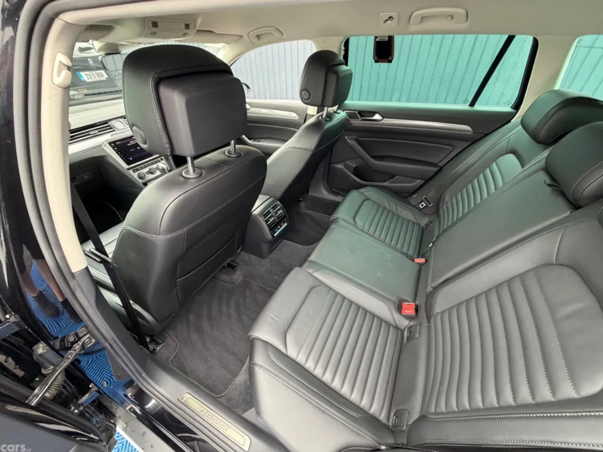 Volkswagen Passat Estate, Diesel, 2019, Black