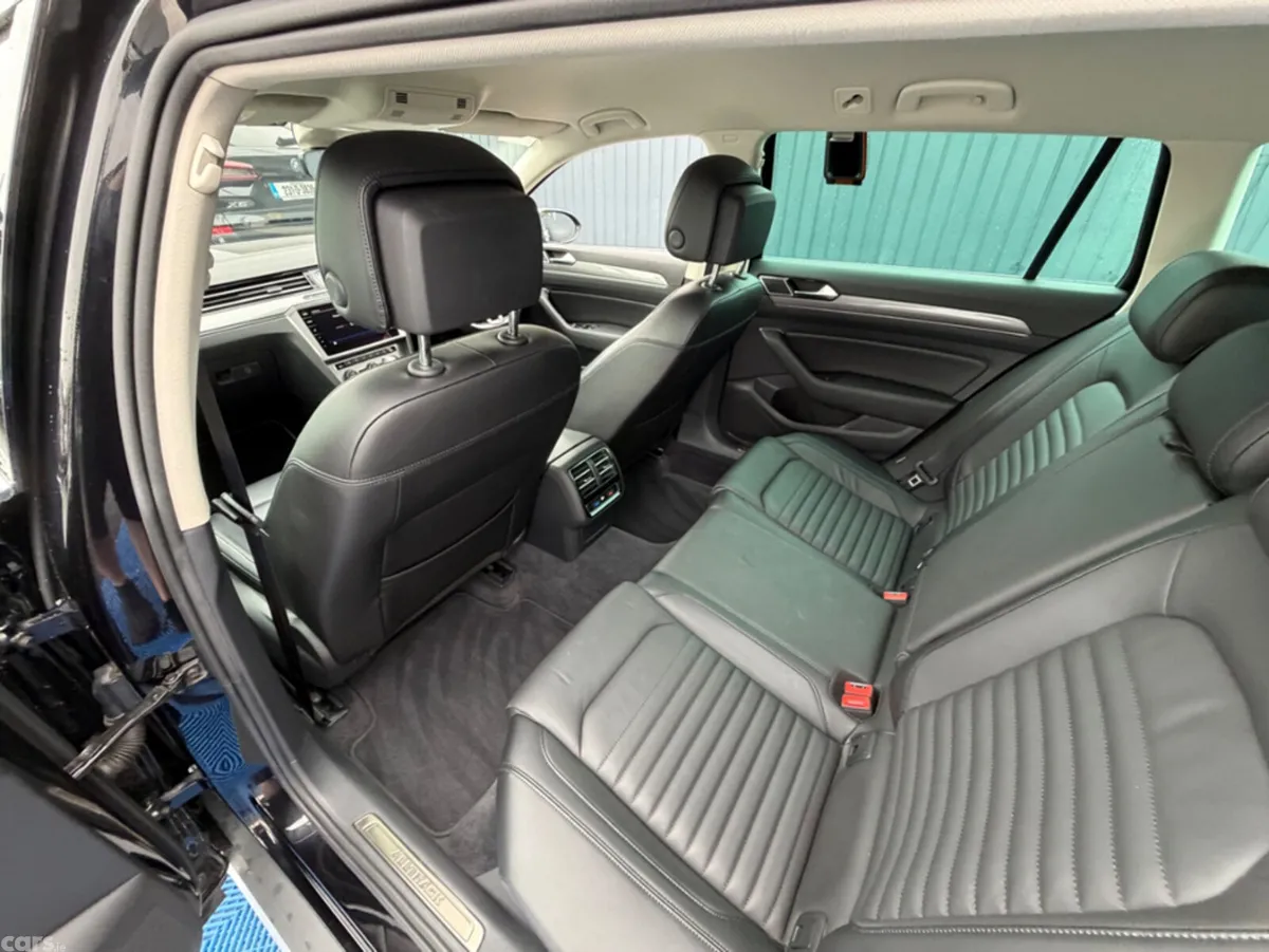 Volkswagen Passat Estate, Diesel, 2019, Black