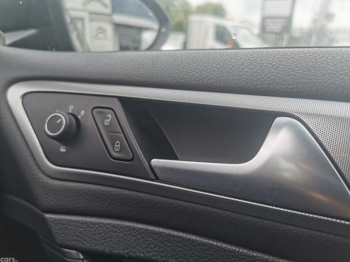 Volkswagen Golf Hatchback, Diesel, 2019, Black