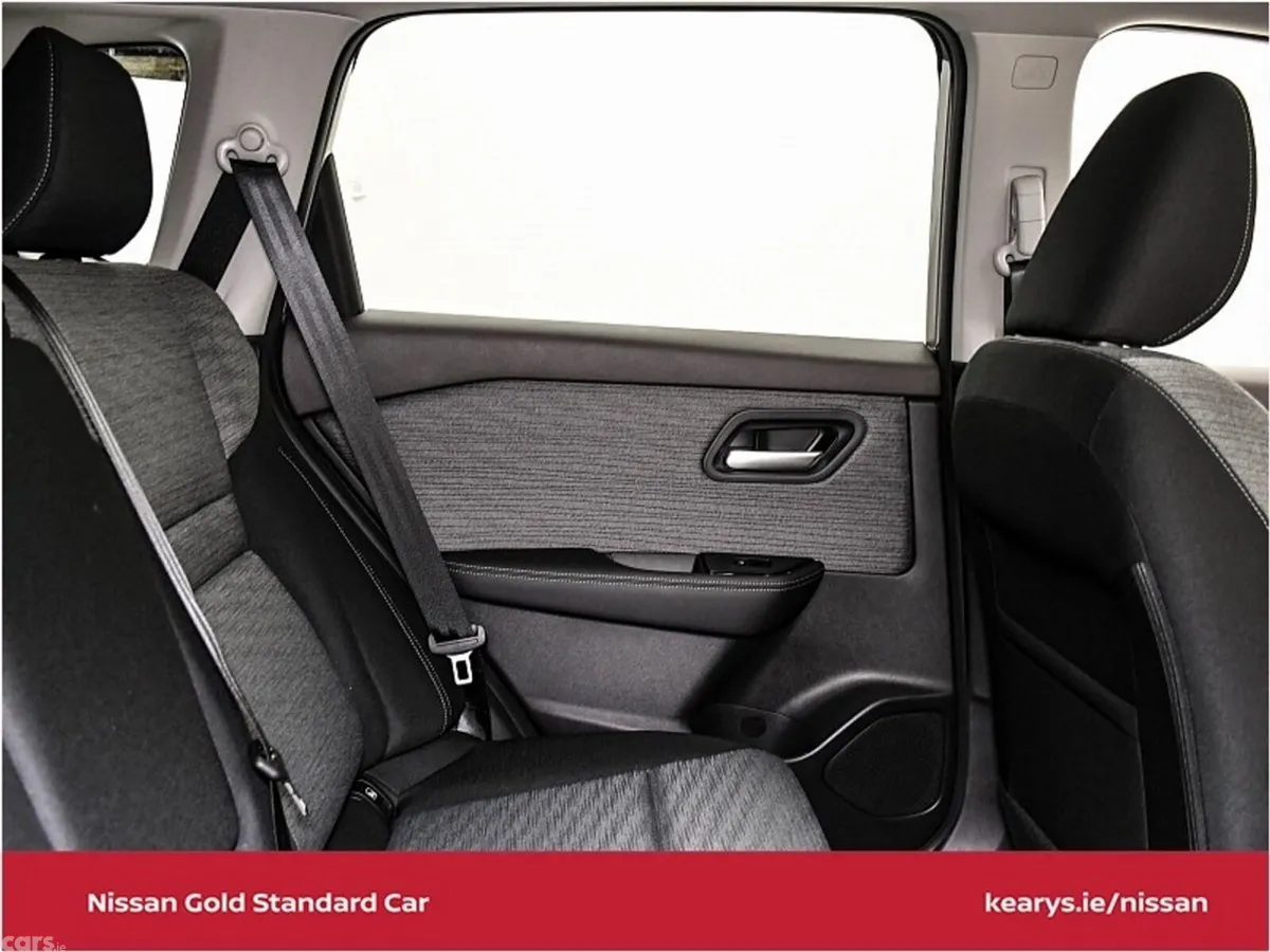 Nissan X-Trail SUV, Petrol Hybrid, 2024, Gold