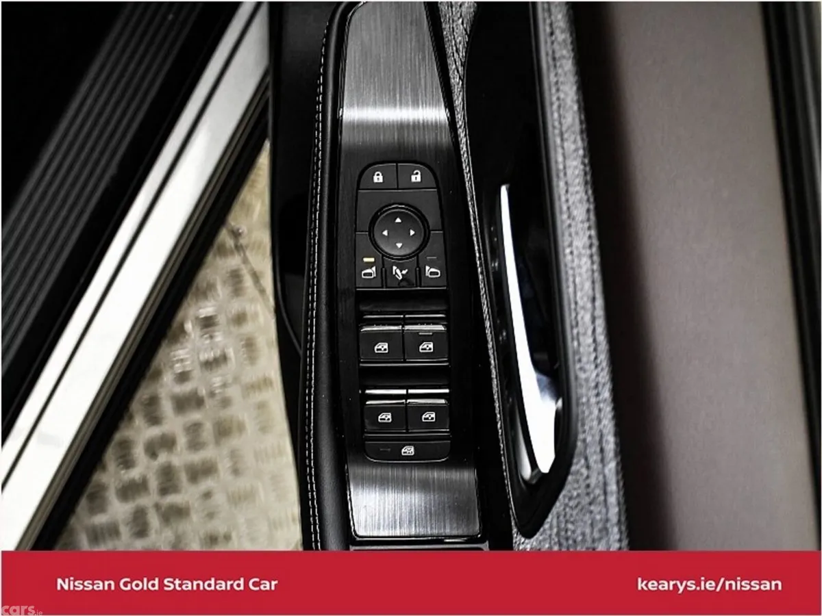 Nissan X-Trail SUV, Petrol Hybrid, 2024, Gold