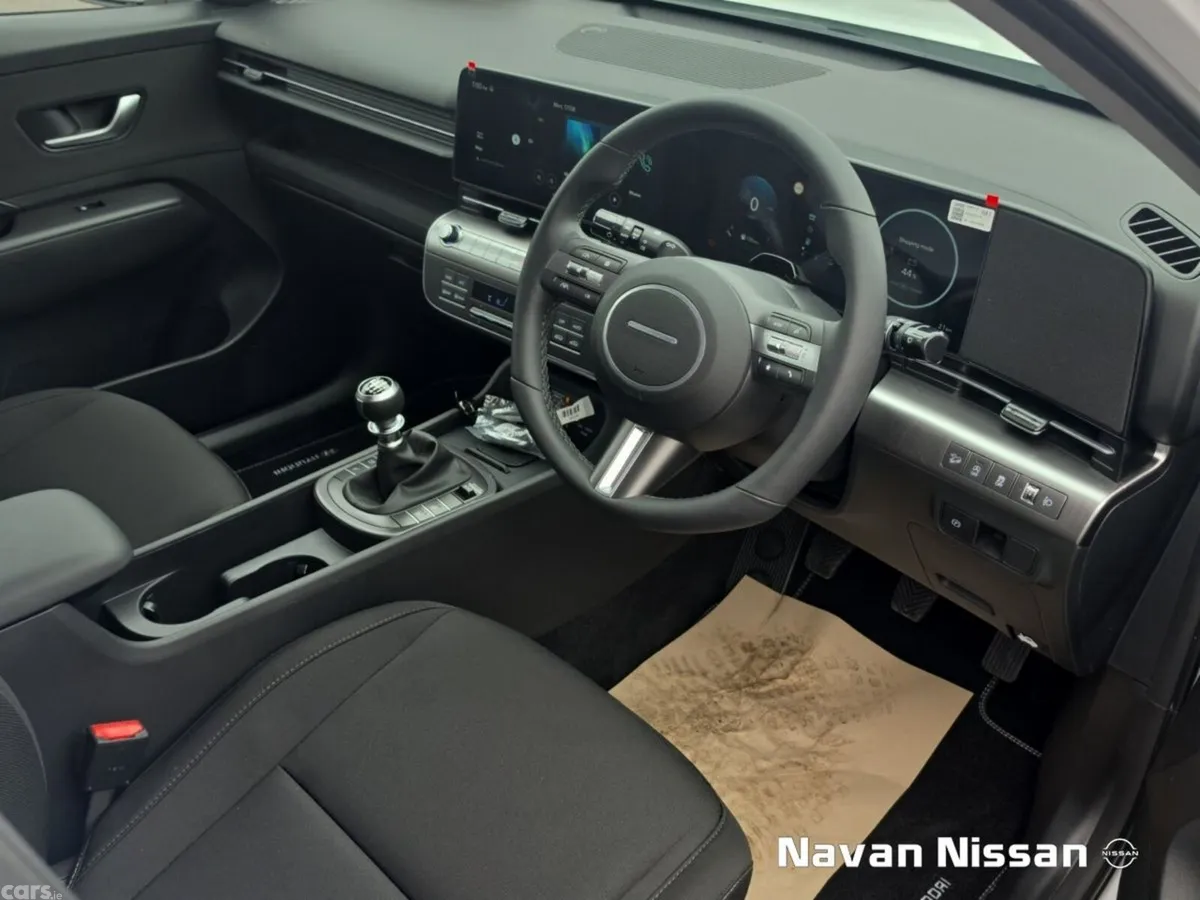 Hyundai KONA MPV, Petrol, 2026, White