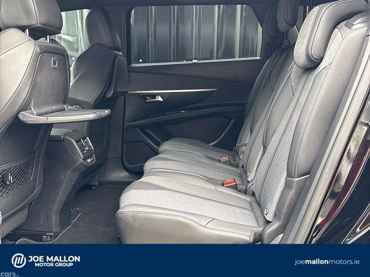 Peugeot 5008 MPV, Diesel, 2024, Black
