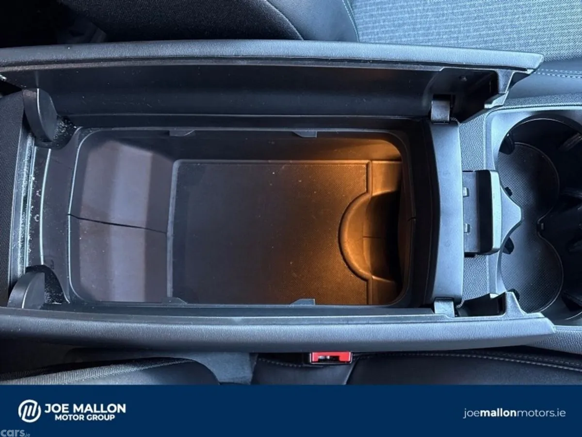 Peugeot 5008 MPV, Diesel, 2024, Black