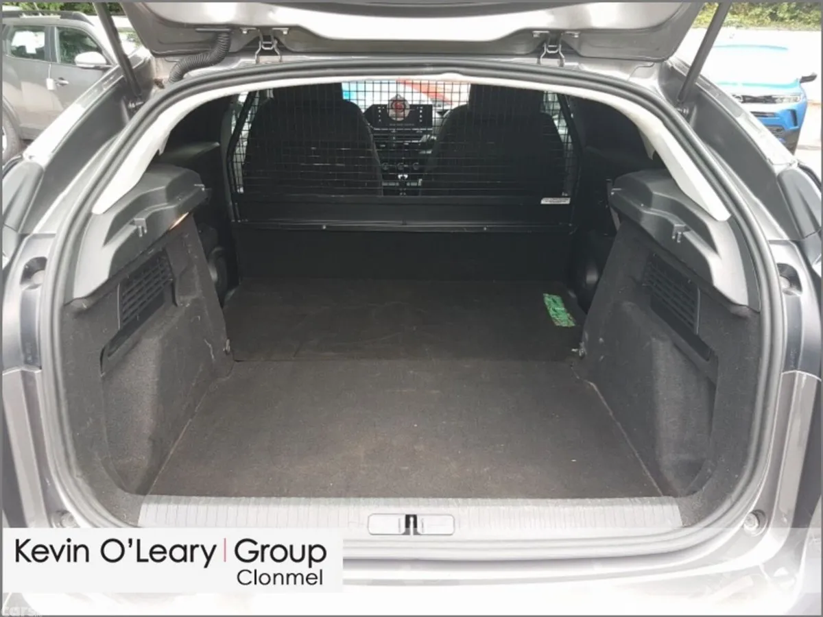 Citroen C4 Hatchback, Diesel, 2023, Grey