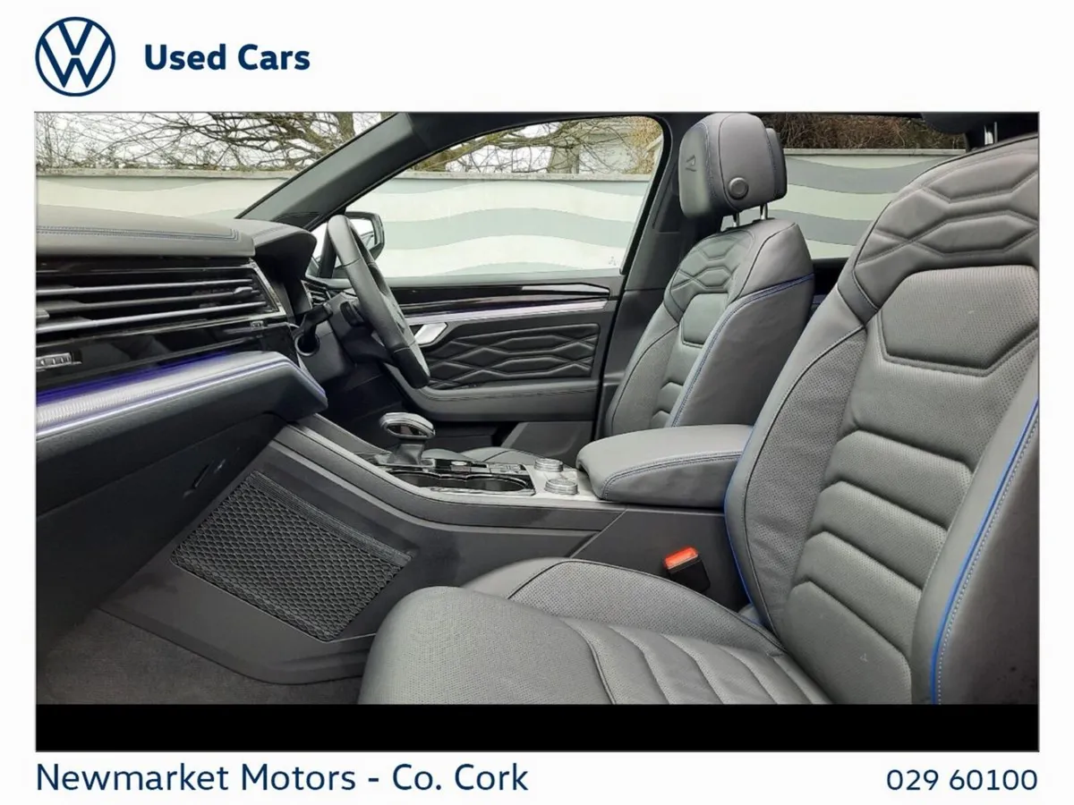Volkswagen Touareg SUV, Petrol Plug-in Hybrid, 2021, Blue