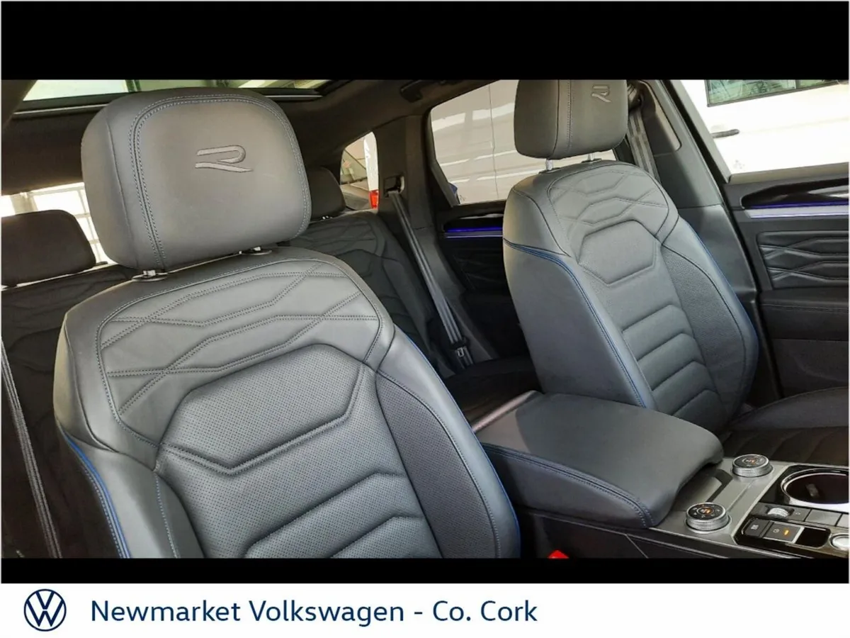 Volkswagen Touareg SUV, Petrol Plug-in Hybrid, 2021, Blue
