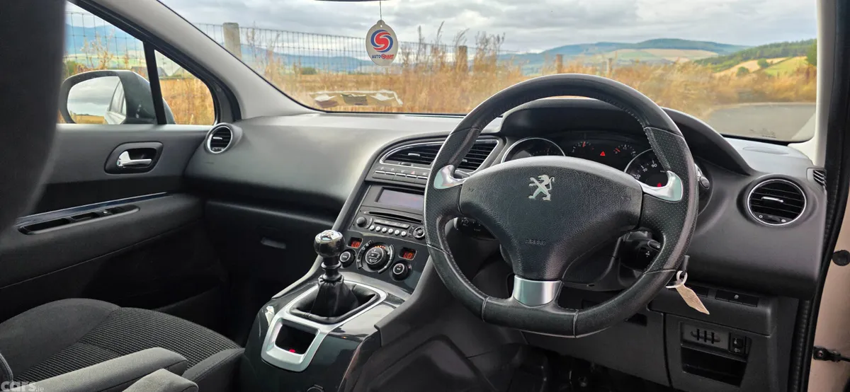 Peugeot 5008 MPV, Diesel, 2015, Grey