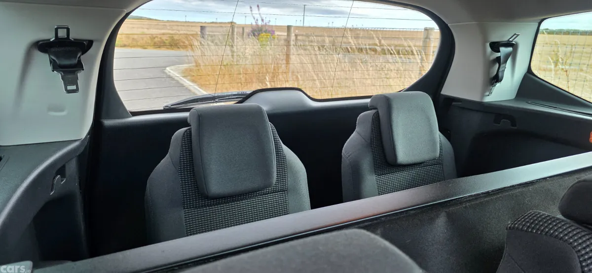 Peugeot 5008 MPV, Diesel, 2015, Grey