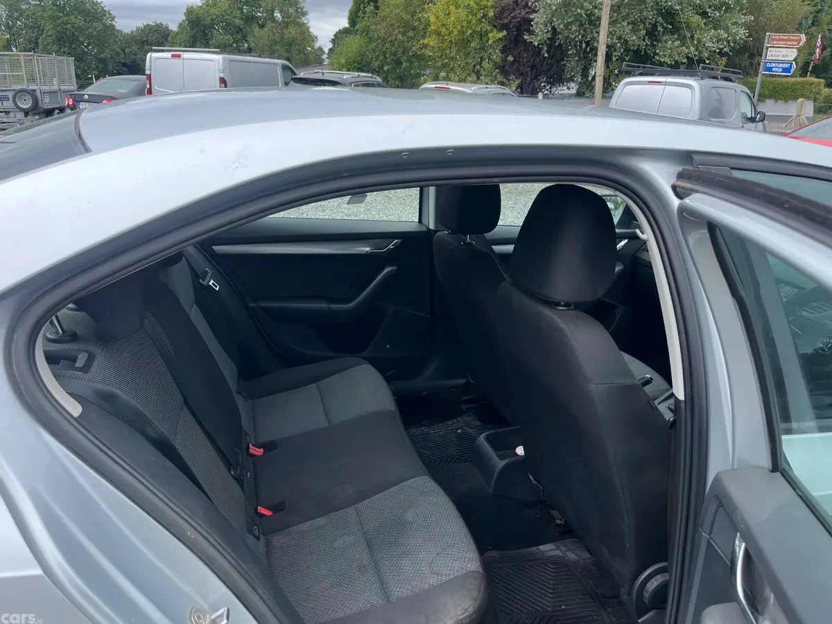 Skoda Octavia Saloon, Diesel, 2015, Silver