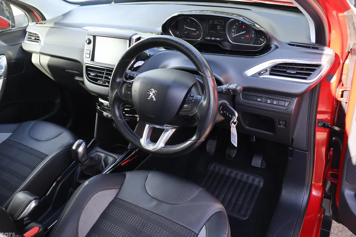 Peugeot 2008 Estate, Diesel, 2017, Red
