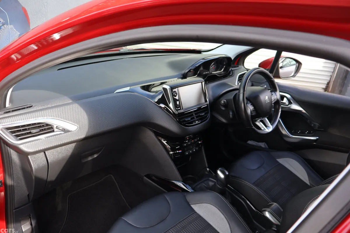 Peugeot 2008 Estate, Diesel, 2017, Red