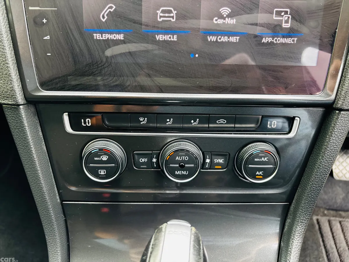 Volkswagen Golf Estate, Petrol, 2017, Gold