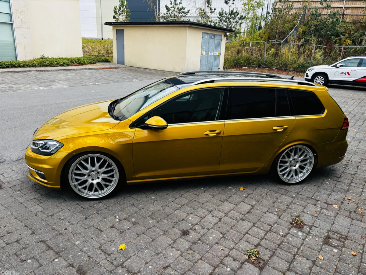 Volkswagen Golf Estate, Petrol, 2017, Gold