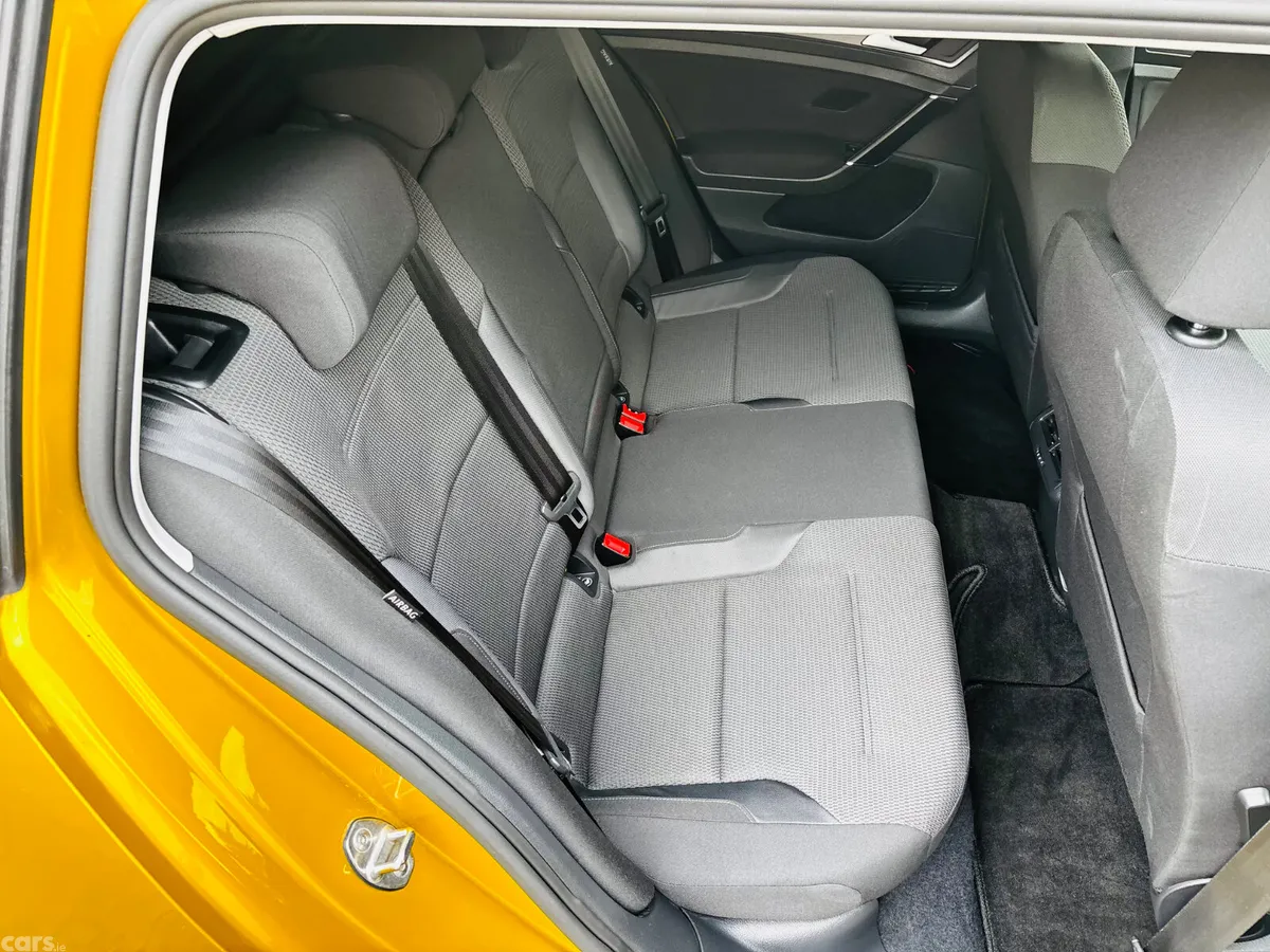 Volkswagen Golf Estate, Petrol, 2017, Gold