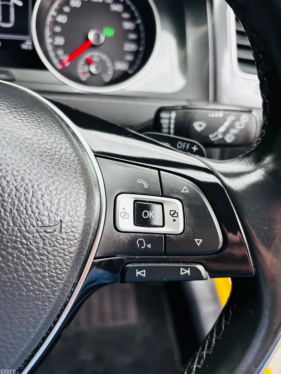 Volkswagen Golf Estate, Petrol, 2017, Gold