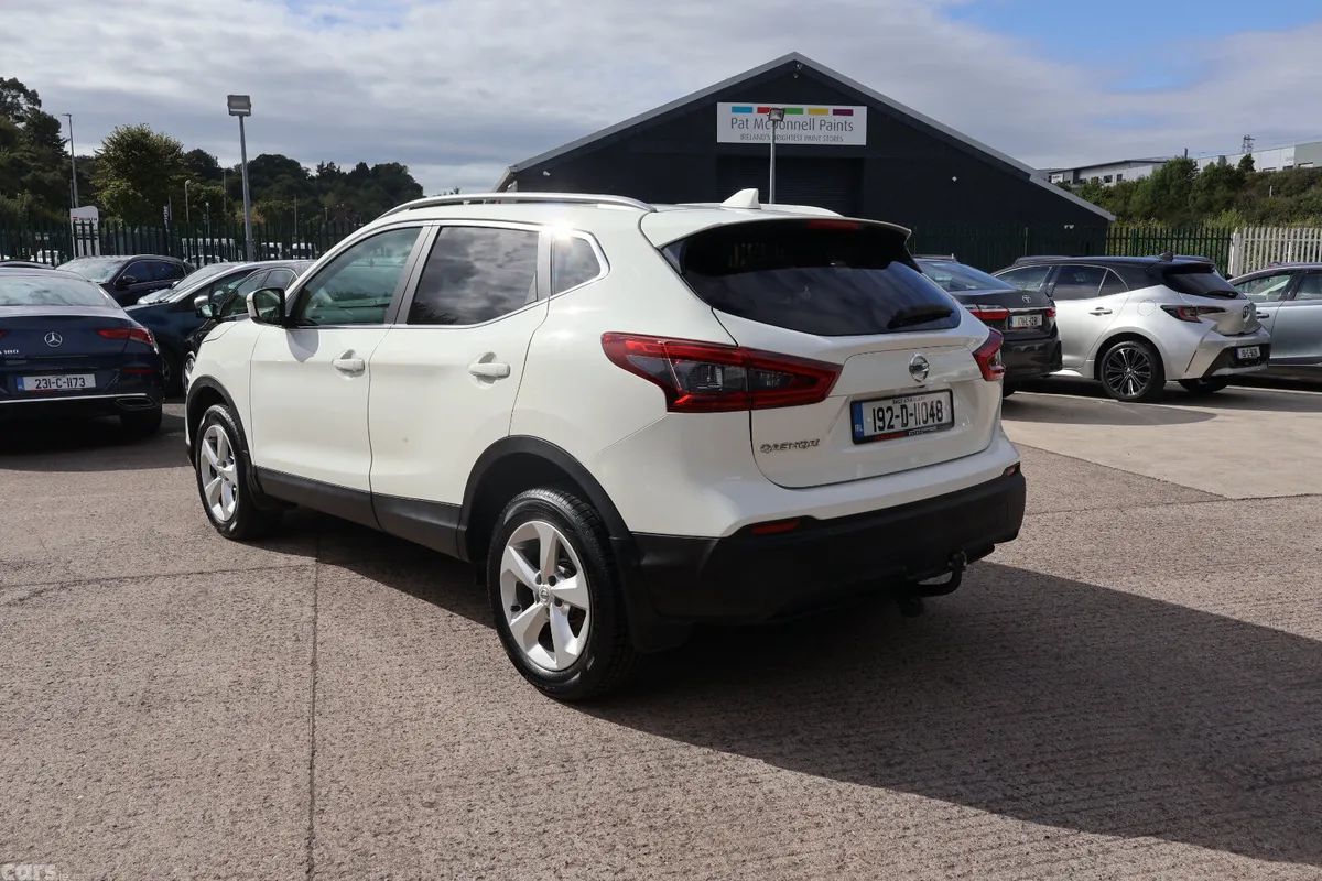Nissan Qashqai MPV, Diesel, 2019, White