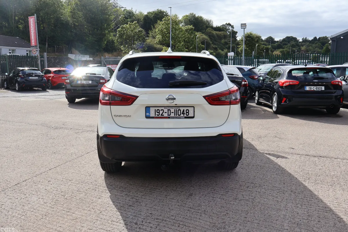 Nissan Qashqai MPV, Diesel, 2019, White