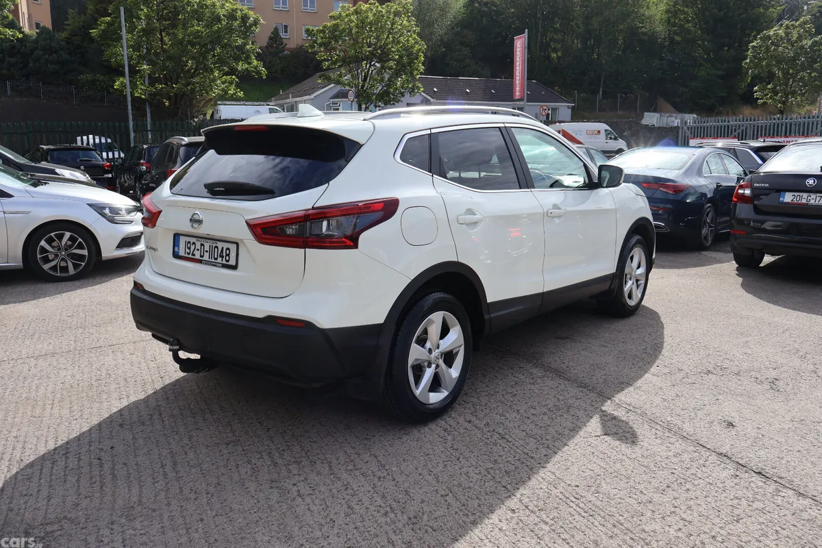 Nissan Qashqai MPV, Diesel, 2019, White