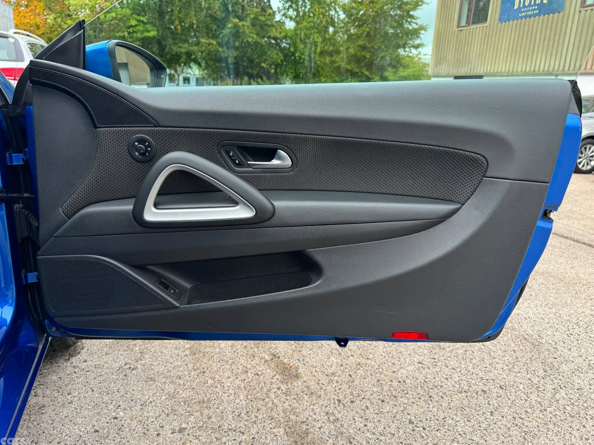 Volkswagen Scirocco Hatchback, Diesel, 2014, Blue