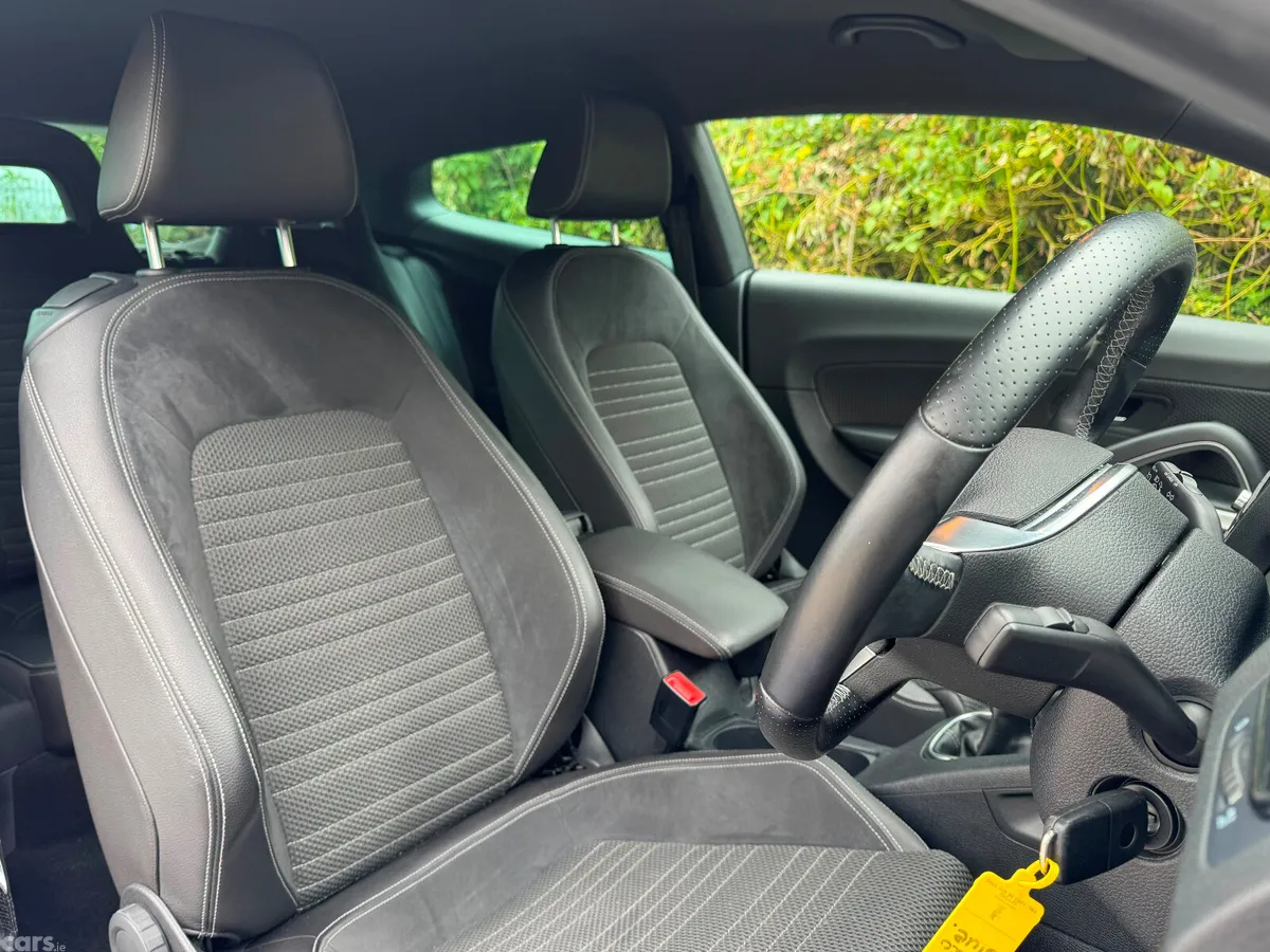 Volkswagen Scirocco Hatchback, Diesel, 2014, Blue