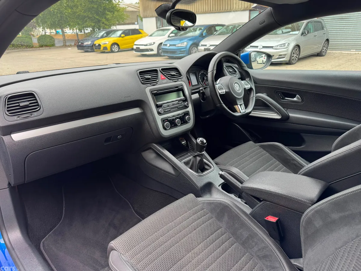 Volkswagen Scirocco Hatchback, Diesel, 2014, Blue