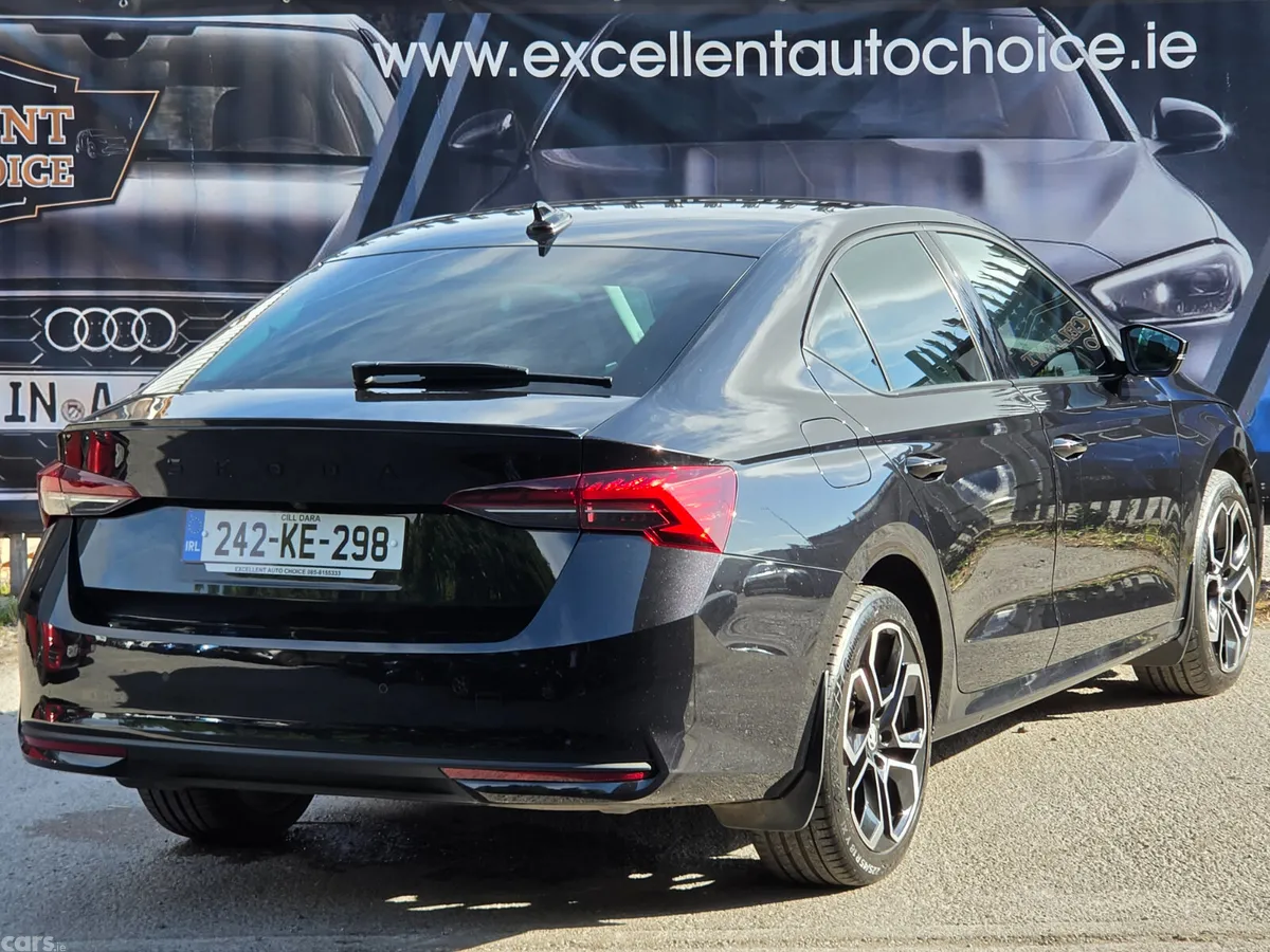 Skoda Octavia Saloon, Diesel, 2024, Black