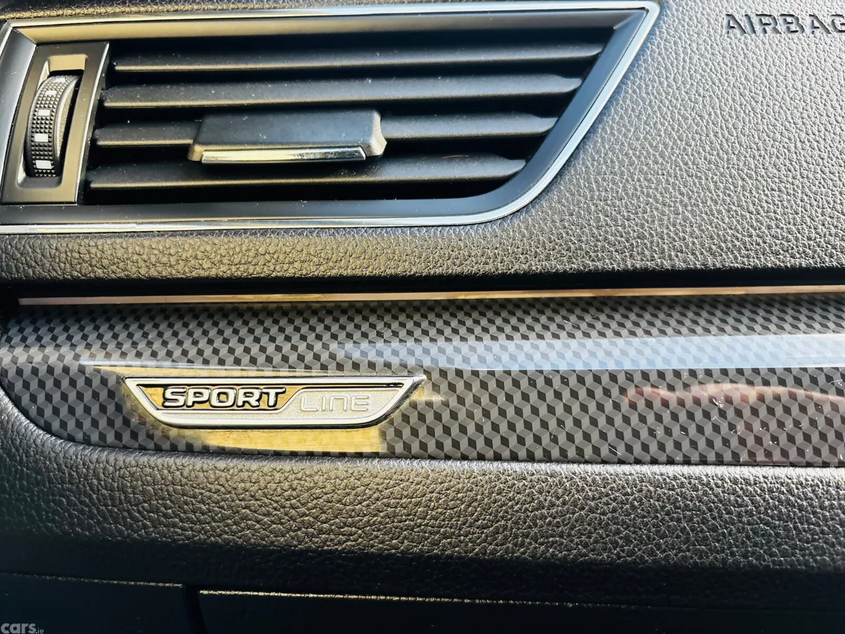 Skoda Superb Hatchback, Diesel, 2018, Black