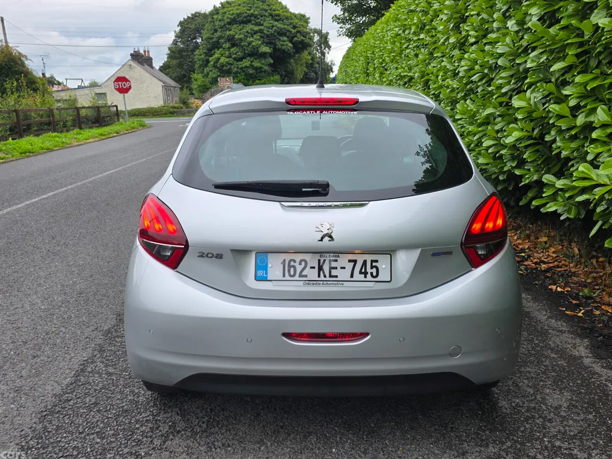 Peugeot 208 Hatchback, Petrol, 2016, Grey