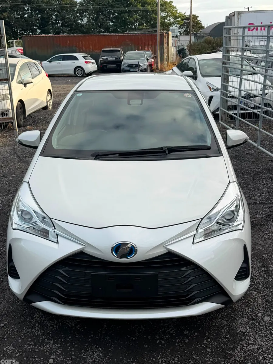 Toyota Vitz Hatchback, Petrol Hybrid, 2017, White