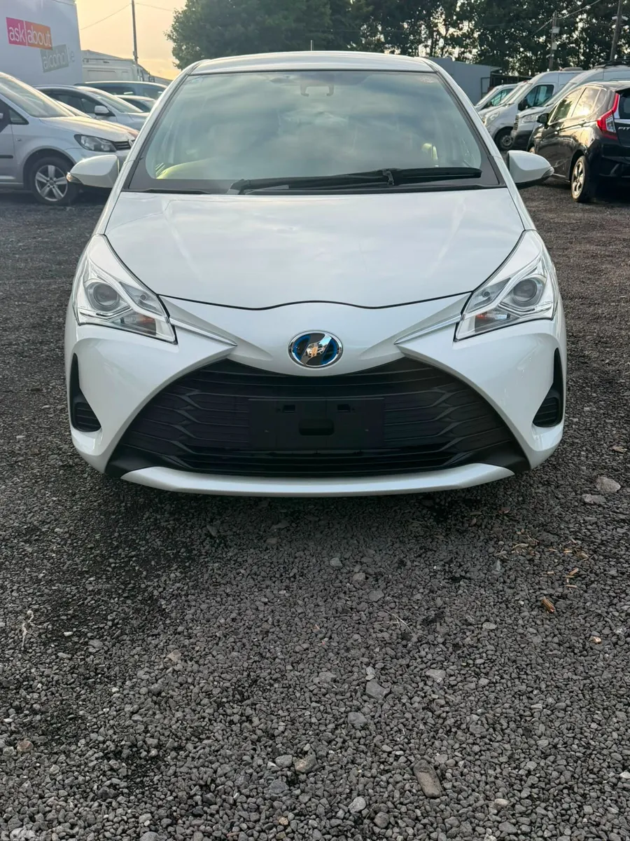 Toyota Vitz Hatchback, Petrol Hybrid, 2017, White