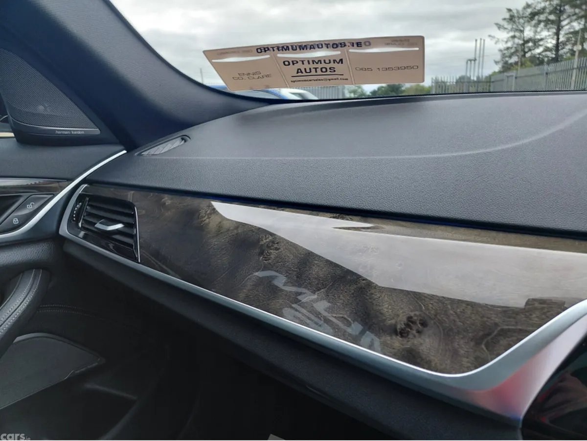 BMW 5-Series Saloon, Petrol Hybrid, 2019, White