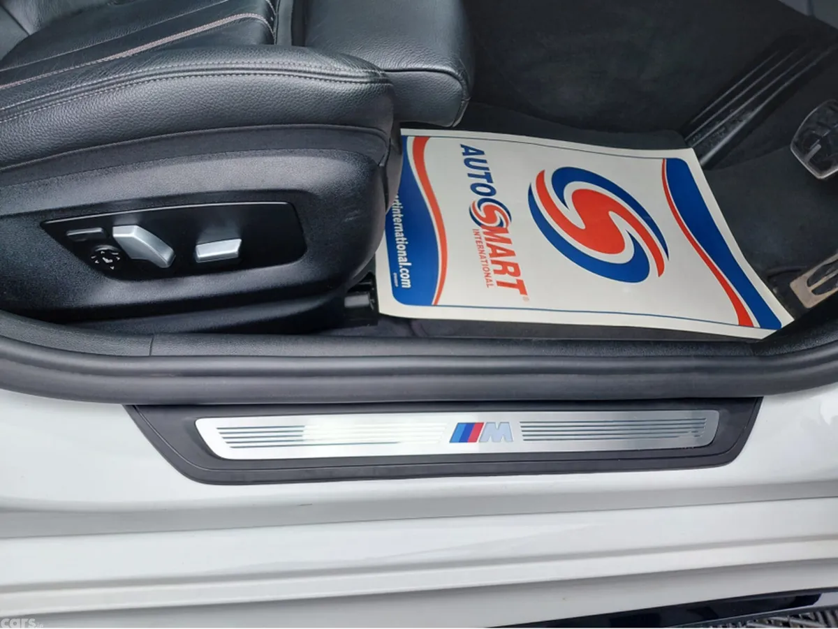 BMW 5-Series Saloon, Petrol Hybrid, 2019, White