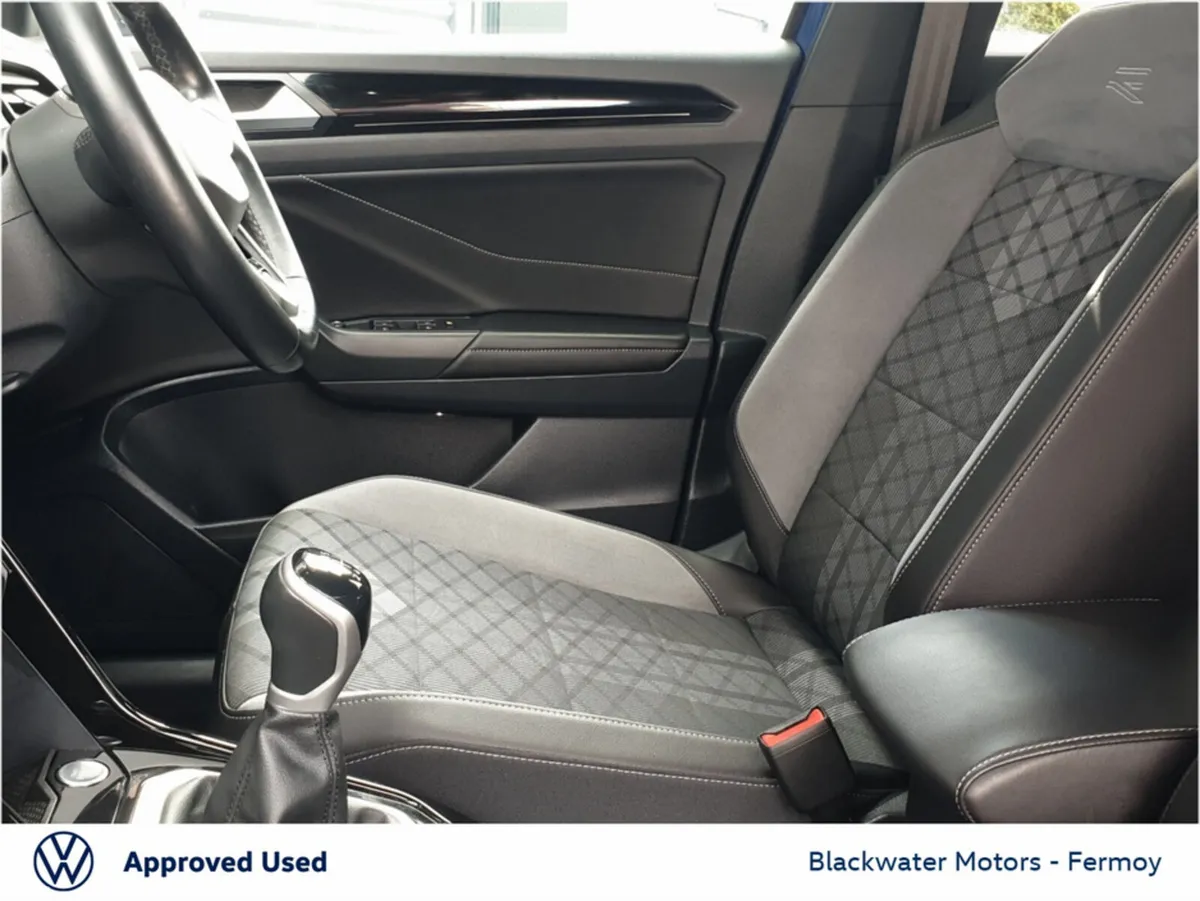 Volkswagen T-Roc SUV, Petrol, 2024, Blue