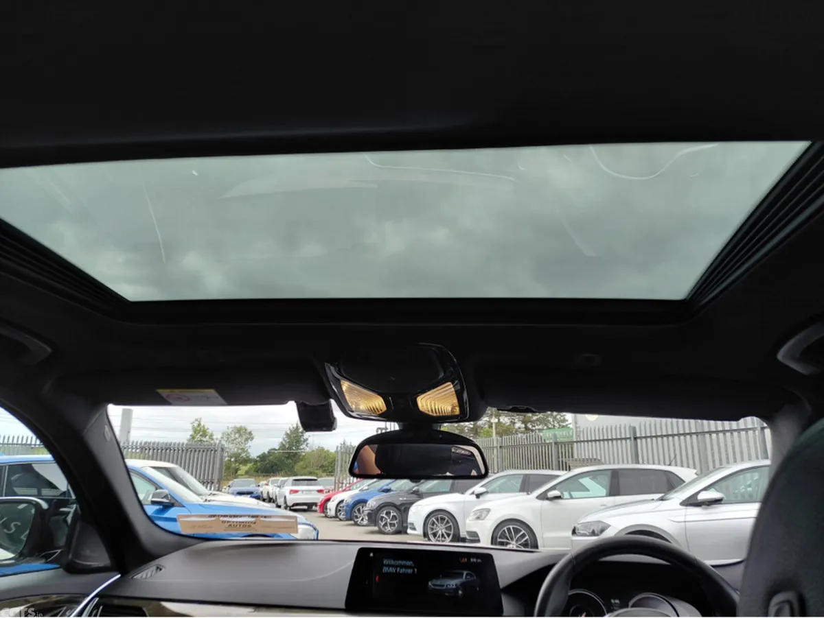 BMW 5-Series Saloon, Petrol Hybrid, 2019, White
